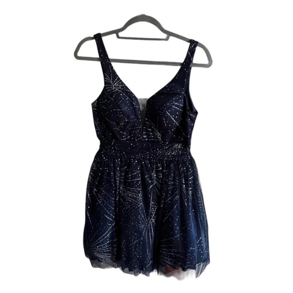 B. Smart Silver & Navy Formal Dress Size 5 - Picture 2 of 4